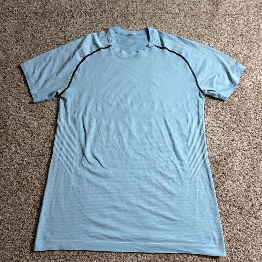 Lululemon Metal Vent Tech Shirt Men’s Medium Blue Athletic Workout Tee
